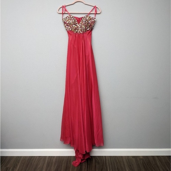 Glamour by Terani Couture Beaded Shimmer Sweetheart Neckline - Picture 2 of 11